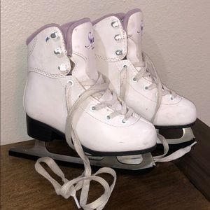 Little girl figure skates - size 11